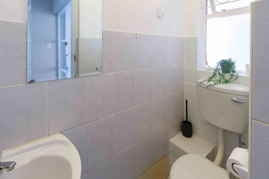 To Let 2 Bedroom Property for Rent in Sea Point Western Cape